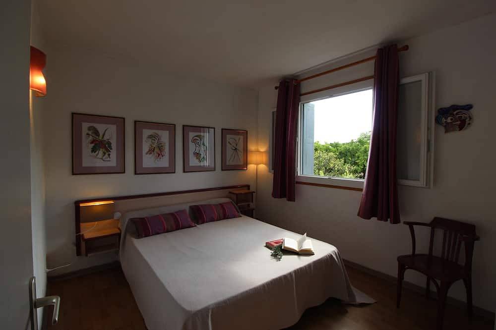 Villa independiente T4 en huerto a 10 km del mar in Saint Antoine (Ghisonaccia), Ghisonaccia