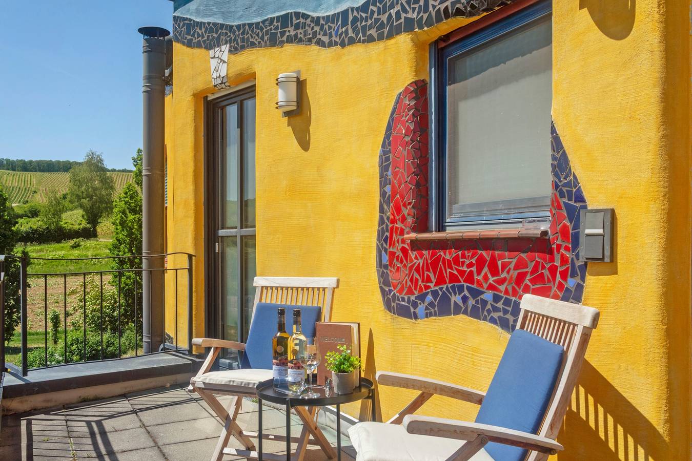 Apartment „Weingut Hirn & Hundertwasser-Artikel“ mit Bergblick, Garten und Wlan in Estenfeld, Fränkisches Weinland