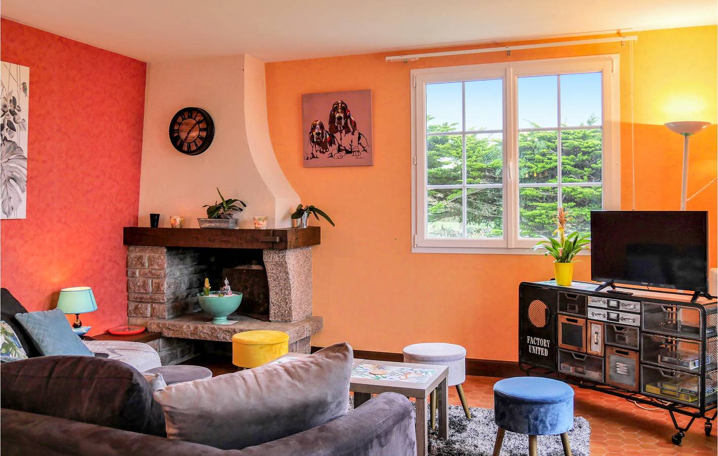 136 m2 Apt avec parking, TV, Internet et jardin - 2km de la plage in Surville, La Haye (Manche)