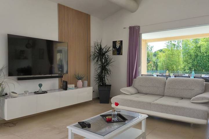 Villa pour 10 personnes, avec Terrasse et Jardin à Arles - 3