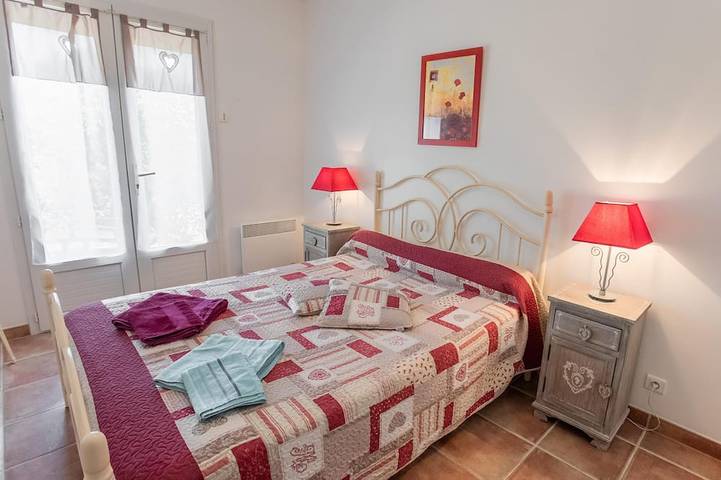 Location de vacances pour 6 personnes, avec terrasse et jardin à Aiguines - 2