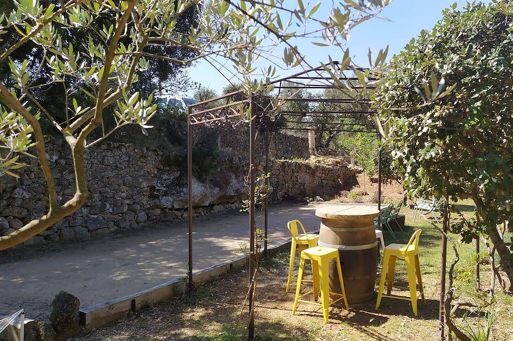 Cabanon provençal avec jacuzzi et terrain pétanque in Jouques, Région d'Aix-en-Provence
