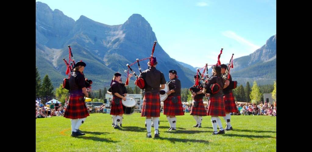 Ganze Wohnung, Atemberaubende Mtn-Ansichten! Schöne 2-Bett / Bad Wohnung., Kostenloses Wlan / Kabel. Hauptstandort! in Canmore, Banff-Nationalpark