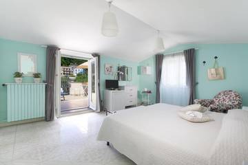 Villa With Pool for 14 People in Sorrento, Tyrrhenian Coast Campania, Photo 1