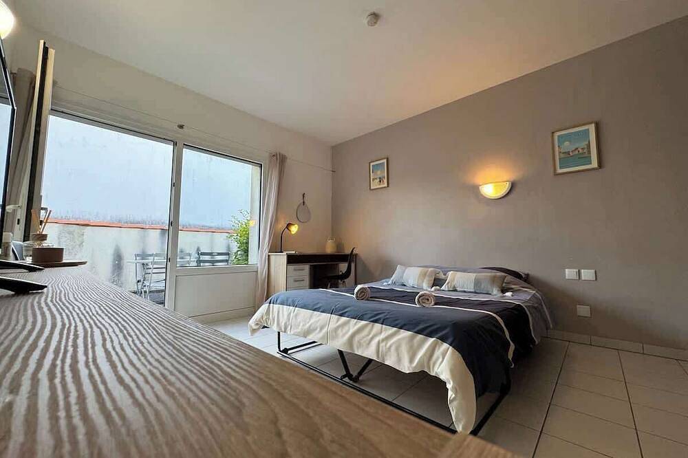 Entire apartment, Golden Waves Aparthotel - Kiwi Residence in Aytré, La Rochelle region