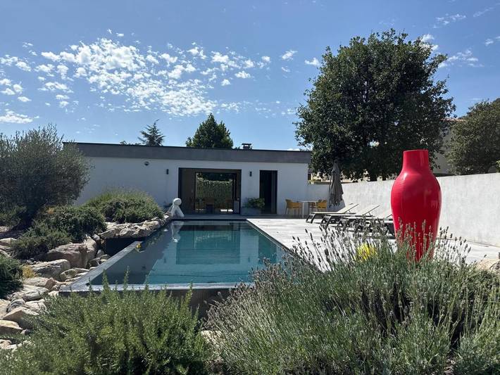 Gîte pour 2 personnes, avec Terrasse ainsi que Piscine et Vue à Casanova