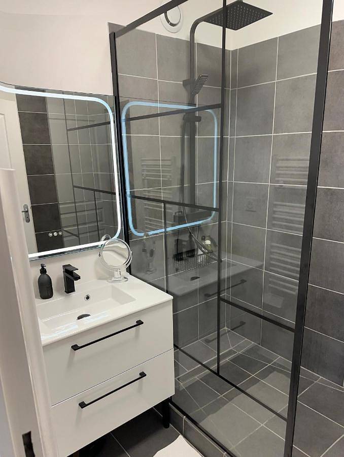 Gîte pour 4 personnes, avec jardin dans Port du Vallon des Auffes - 3