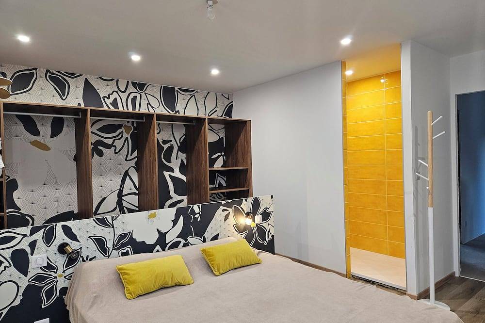 New villa with pool and spa, Aubenas in Aubenas, Ardèche