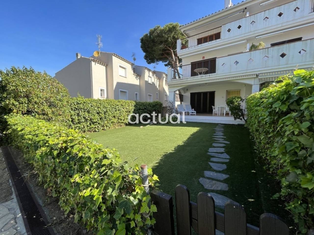 Appartement entier, Appartement rez-de-chaussée S'Agaró avec jardin, piscine, Wifi, parking et climatisation in S'Agaró, Platja d'Aro