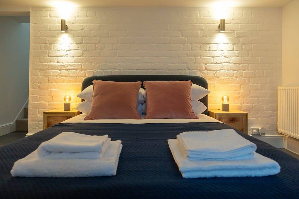 Hereford – Clifton Villa: Stylish Home Near Centre, Sleeps 6 in Hereford, Herefordshire