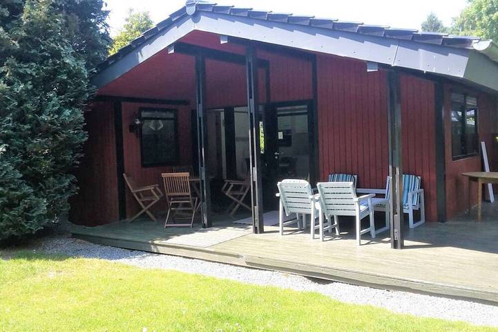 Bungalow für 4 Personen, mit Terrasse und Garten sowie Sauna