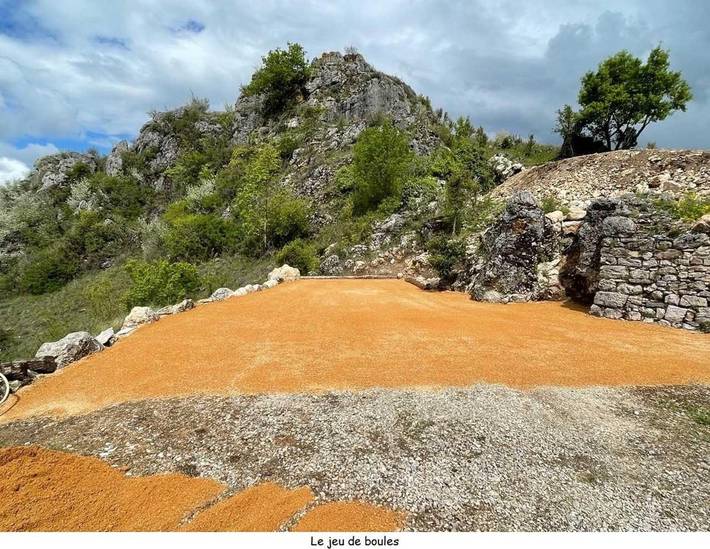 Location de vacances pour 6 personnes, avec vue ainsi que piscine et terrasse à Blandas - 3
