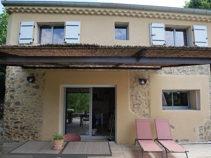 Location de vacances pour 6 personnes, avec balcon ainsi que vue et piscine, adapté aux familles à Saint-Étienne-de-Fontbellon - 3