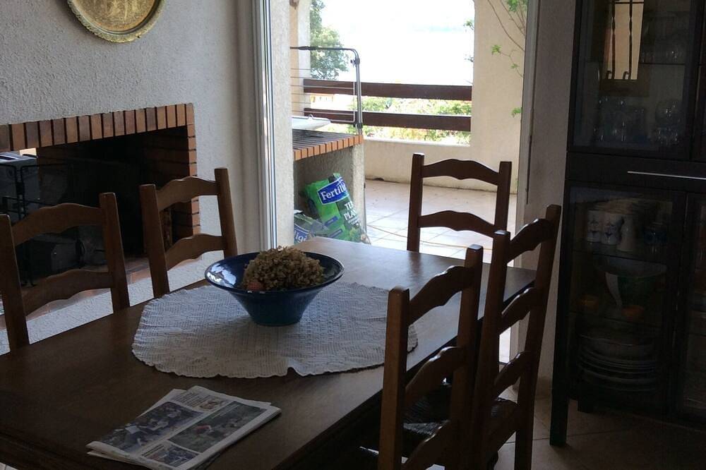 Villa d'architecte avec un jardin de 1600 m arboré in Tiuccia, Calcatoggio