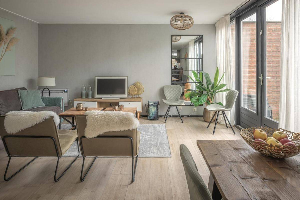 Het Steven van Grou - luxury wellness house with hot tub in Nationalpark De Alde Feanen