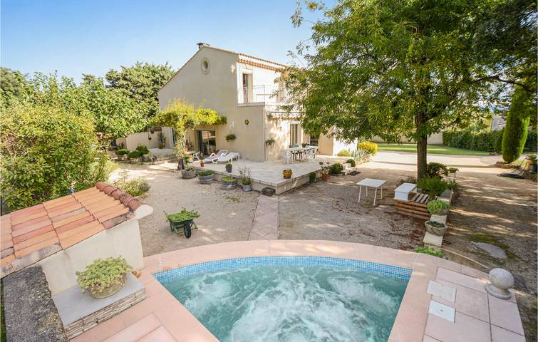 Gîte pour 8 personnes, avec Terrasse et Jardin dans le Gard