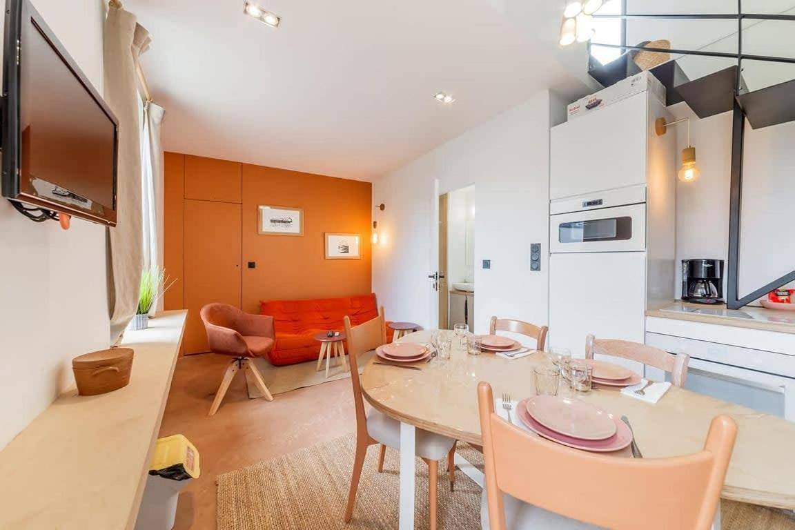 Le Lanwezou - Petite maison - 2 à 4 personnes in Saint-Benoît-des-Ondes, Baie du Mont-Saint-Michel