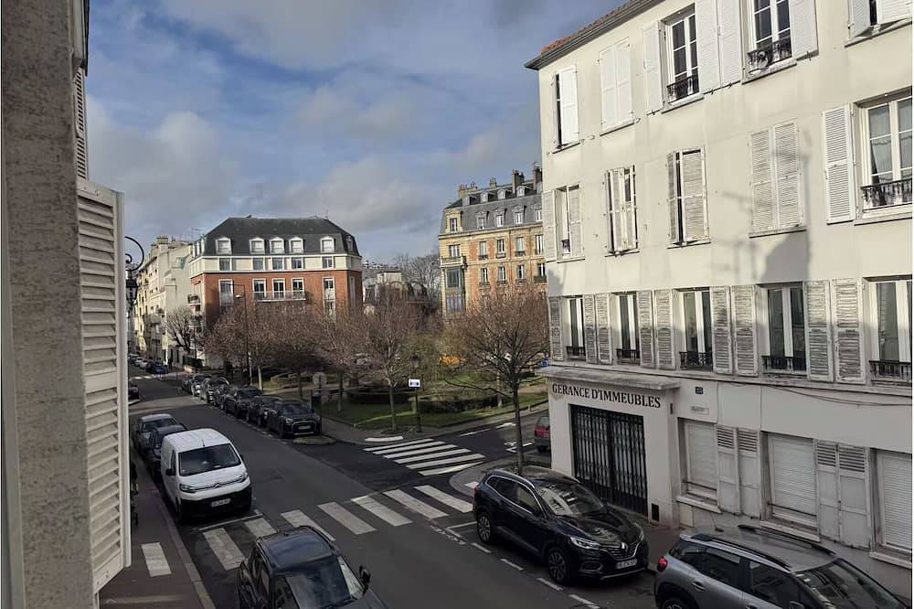Ganze Wohnung, Chic & Cozy 2-Bedroom Apartment Near Paris - Special Offer at the End of August! in Charenton-le-Pont, Val-de-Marne