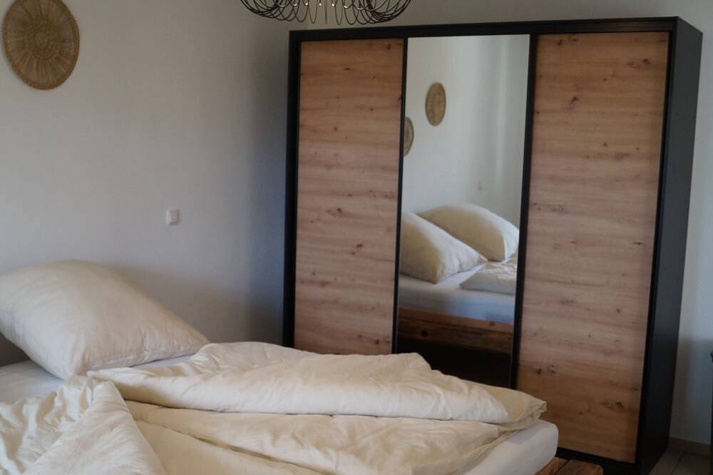 Ganze Wohnung, Gemütliche Ferienwohnung in der Nähe von Würzburg in Zellingen, Fränkisches Weinland