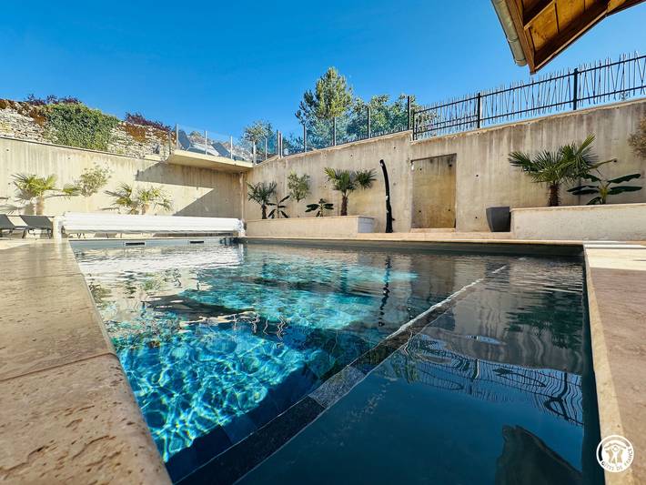 Gîte pour 12 personnes, avec Jacuzzi ainsi que Terrasse et Piscine dans Côte-d'Or