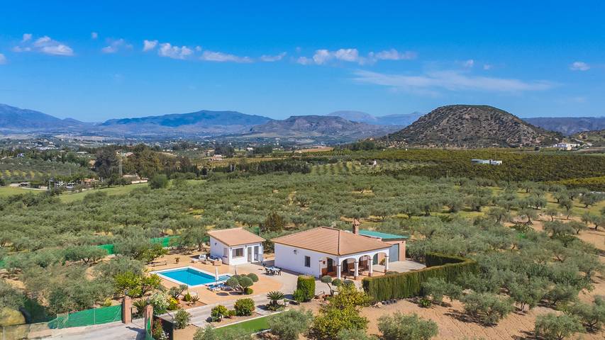 Casa rural para 6 personas, con jardín además de terraza y piscina en Alhaurín el Grande - 2
