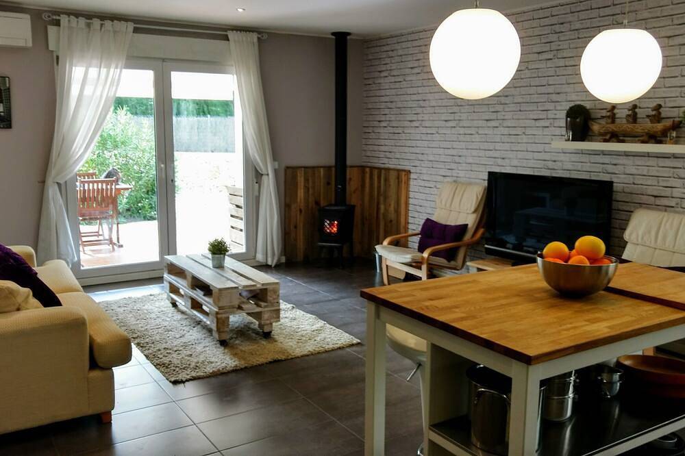 Modern villa apartment suite with private pool and gardens in Játiva, Provincia de Valencia