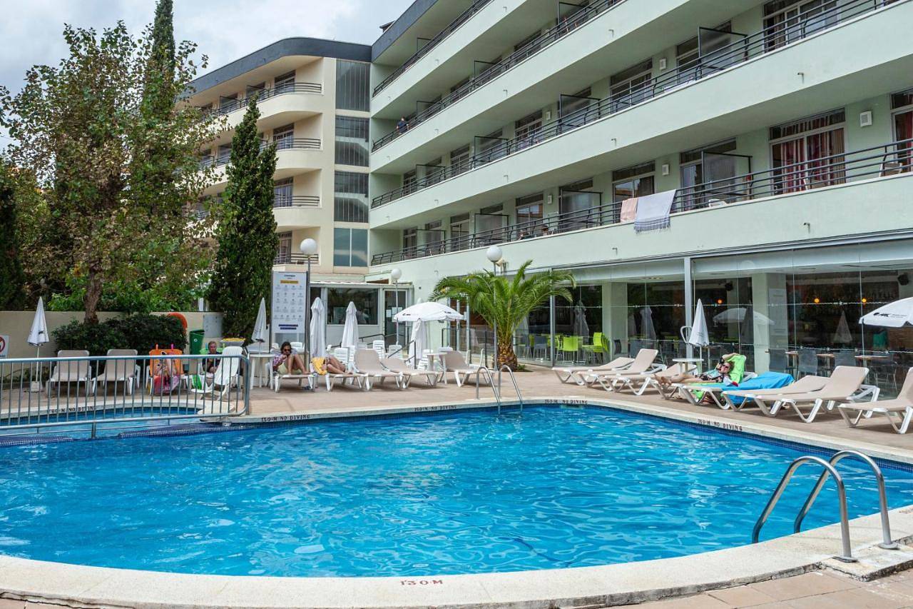 Medplaya Aparthotel Esmeraldas in Tossa de Mar, Costa Brava