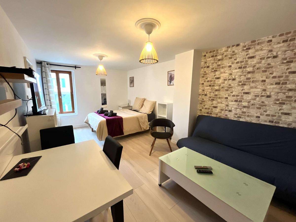 Appartement entier, City Center - Duplex Studio - Close to Rer in Saint-Germain-en-Laye, Yvelines