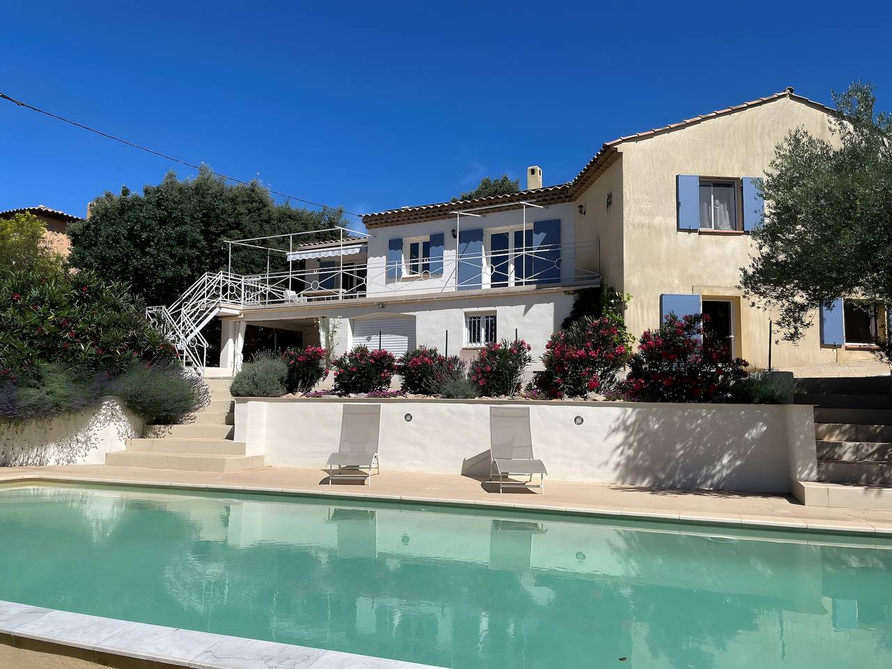 Maison de vacances 'Les Loriots' avec piscine privée, Wi-Fi et climatisation in Flassans-sur-Issole, Région de Brignoles