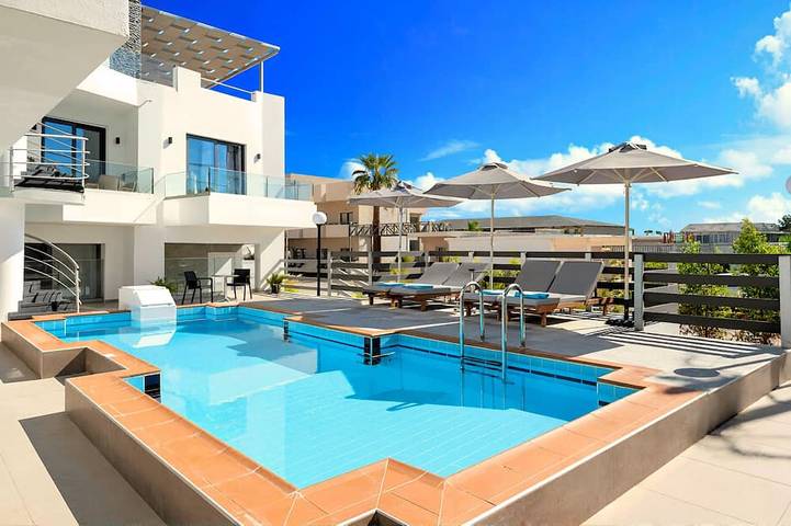 Apartmenthotel für 3 Personen, mit Balkon und Pool - 1