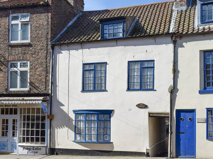 Cottage for 6 people, with garden, with pets in Whitby