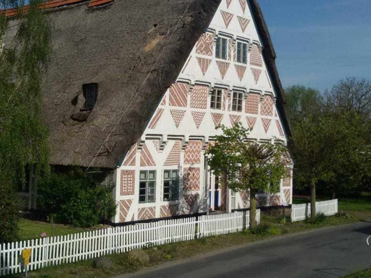 Ganze Ferienwohnung, Denkmalgeschütztes Ferienidyll unter Reet in Guderhandviertel, Altes Land Stade