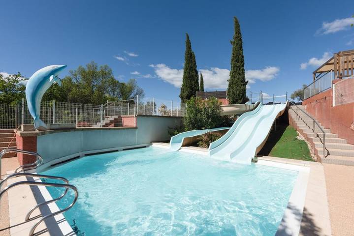 Camping pour 6 personnes, avec piscine et terrasse, animaux acceptés