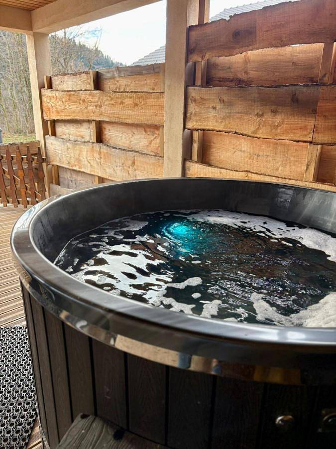 Chalet pour 2 personnes, avec Terrasse et Jacuzzi à Rochesson - 2