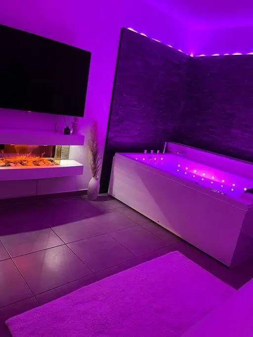 Apartamento de vacaciones para 2 personas, con jacuzzi además de sauna y terraza - 1