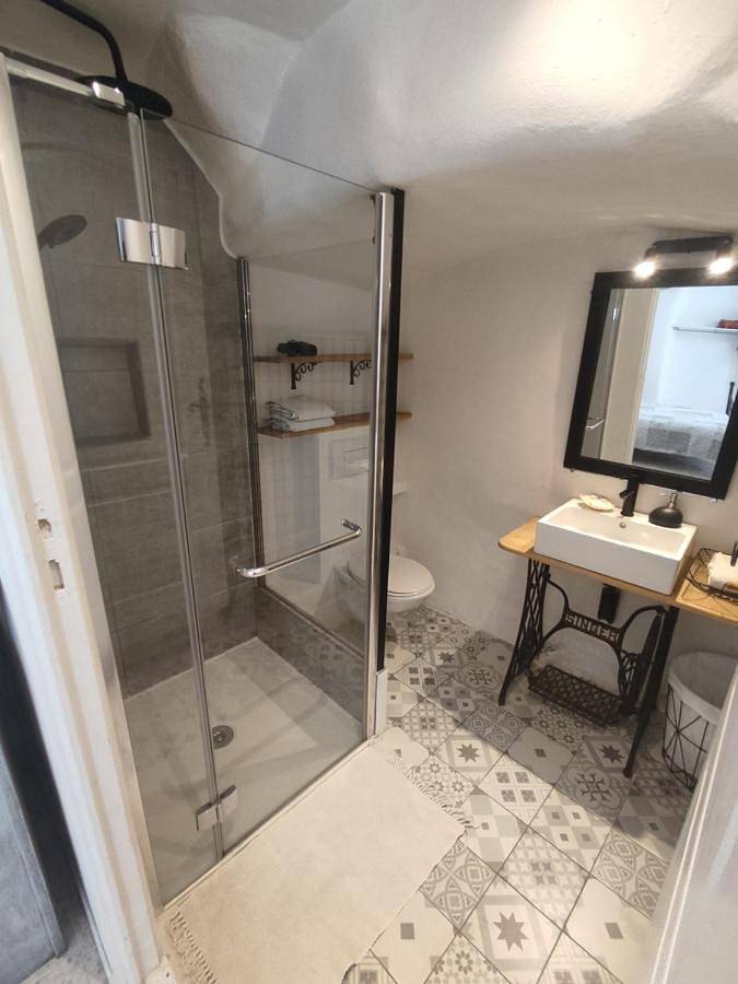 Gîte pour 2 personnes à Saint-Laurent-le-Minier - 3