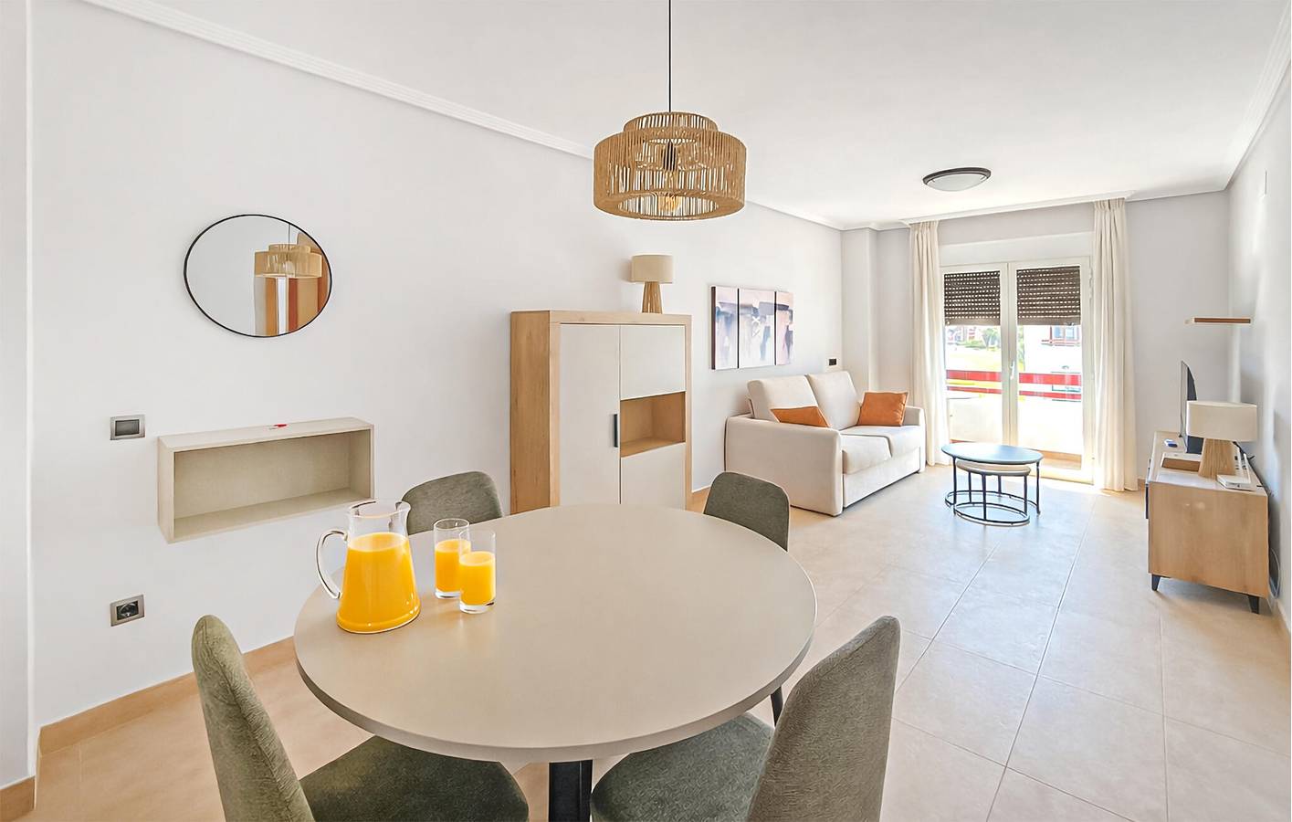 Apartamento vacacional entero, Encantador apartamento de 75 m²: vistas panorámicas, a 2 km de la playa, aparcamiento y wifi in Los Alcázares, Costa Cálida