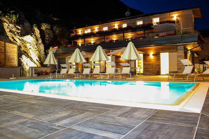 Appartamento intero, Appartamento vacanze per 6 persone con terrazza in Dascio, Comune di Sorico