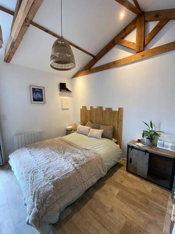 Gîte pour 2 personnes, avec terrasse et jardin dans Port de la Hume
