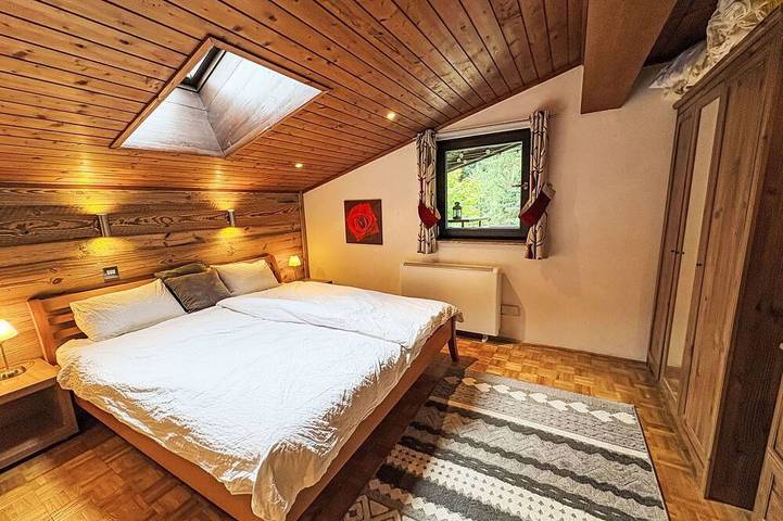 Entire apartment, Cosy apartment for 4 people with Wifi, Tv and balcony in Saalbach, Saalbach-Hinterglemm