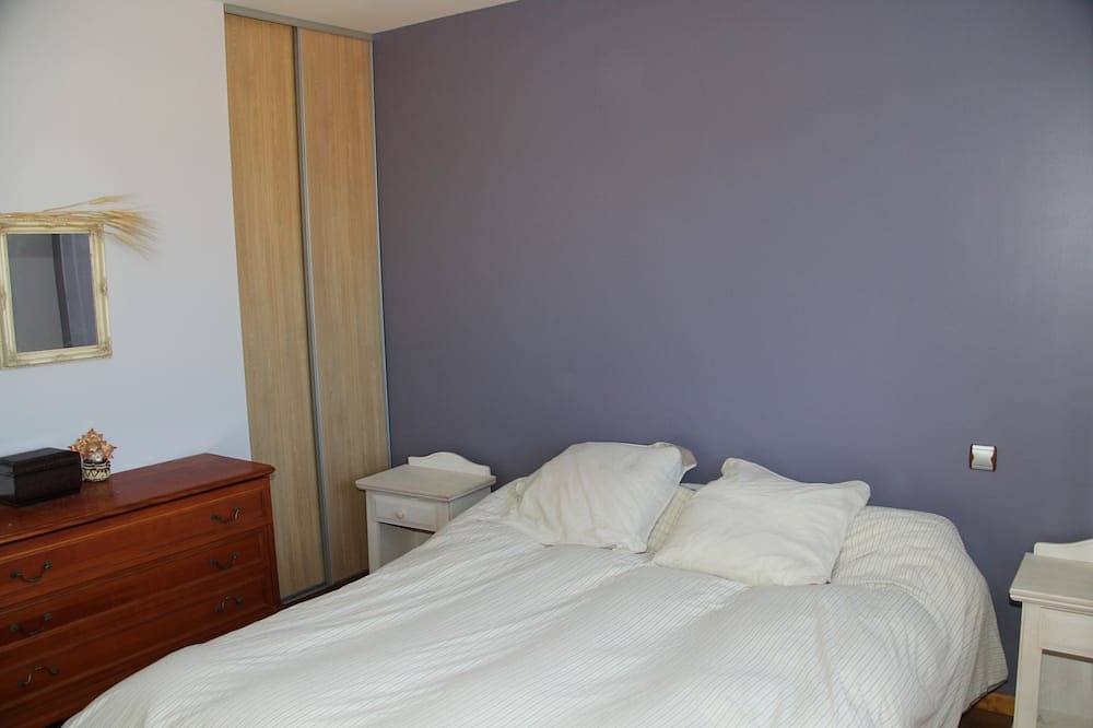 Villa sans vis à vis, grand calme plein soleil avec piscine privée, bbq in Saint-Geniès-de-Fontedit, Région de Béziers