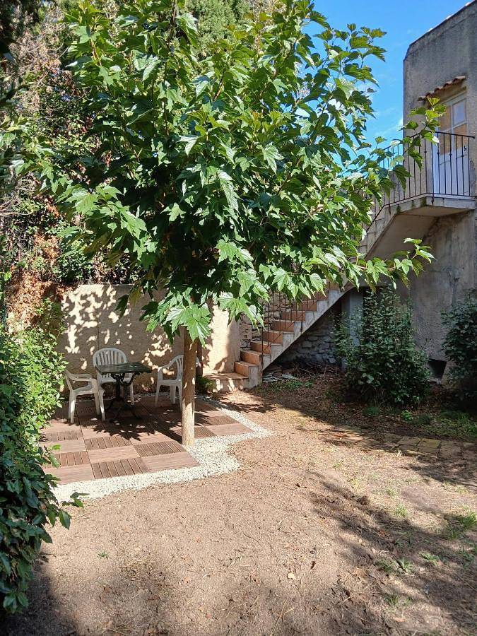 Location de vacances pour 7 personnes, avec terrasse et jardin à Gigean - 2
