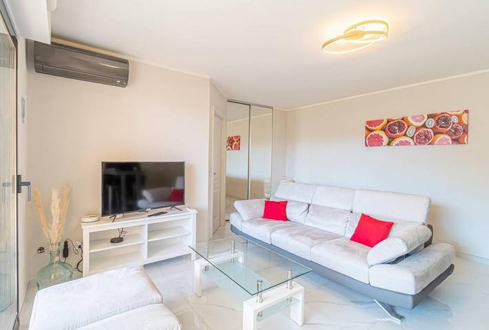 Location de vacances pour 2 personnes, avec balcon et piscine à Beausoleil - 4