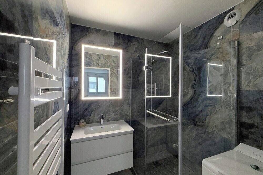 Appartement entier, T2 Les Jardins d'Europe *Piscine* *Balcon* in Strasbourg, Région de Strasbourg