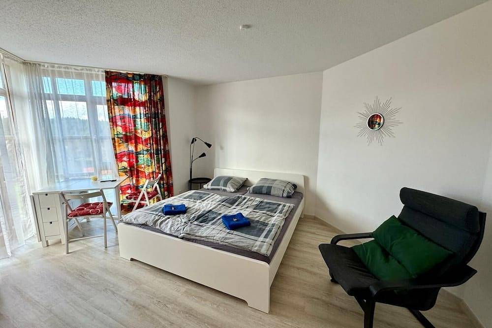 Ganze Wohnung, Ferienwohnung \"Heidi\" mit traumhaftem Ausblick über See und Wälder in Rötz, Ostbayern
