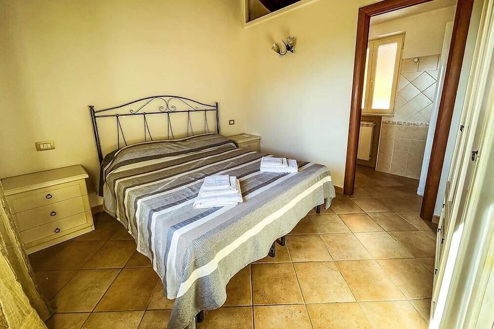 House with Parking Subscription - Casa Nostra in Porto Salvo (Latina), Provincia de Latina