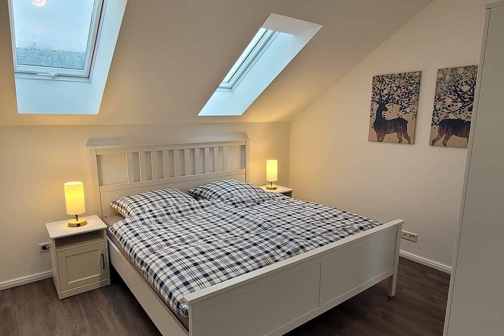 Ganze Wohnung, Gemütliche Dachgeschosswohnung mit Balkon in Klein Wittensee, Rendsburg-Eckernförde