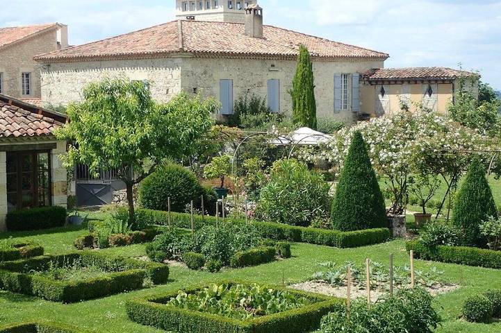 Location de vacances pour 12 personnes, avec Terrasse et Jardin à Gazaupouy