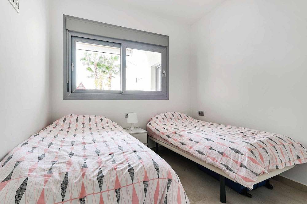 Entire apartment, Villa Amalia 61: Ground floor with garden in Mar Azul Torrevieja, Torrevieja