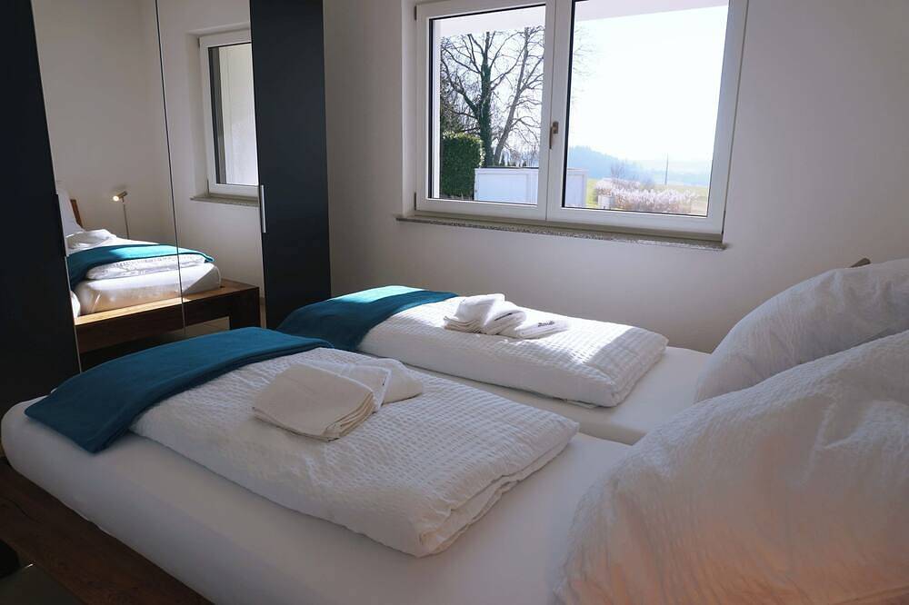 Ganze Wohnung, 2-Zimmer-Ferienwohnung \"Rapsblüte\" - Ferienappartements Marschall-Hof in Bodnegg, Region Bodensee-Oberschwaben